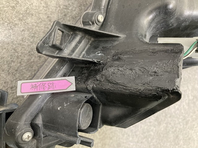 ランドクルーザー/ランクル TRJ150W 純正 右 ヘッドライト/ランプ ハロゲン レベライザー 刻印P RH KOITO 60-201 トヨタ(152554)