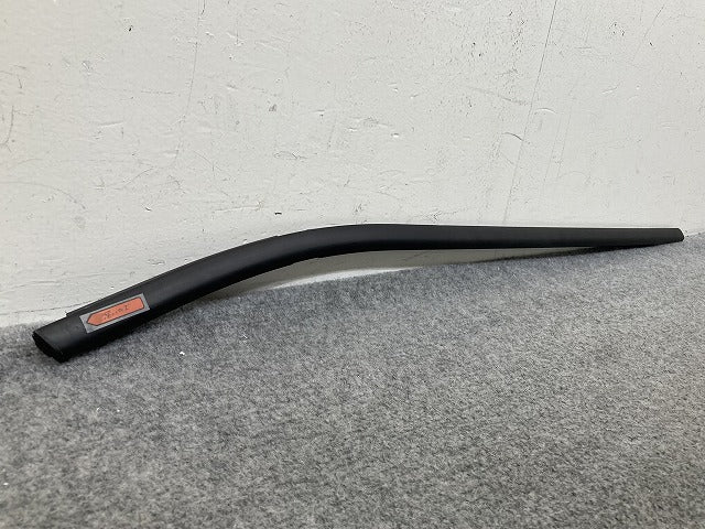 新品!ジープ レネゲード BU系 純正 右 ドア ベルトモールアウター 68280331AA 素地 クライスラー(152562)