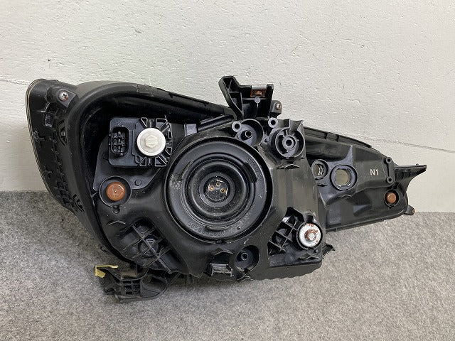 フィット ハイブリッド GP5/GP6 純正 後期 左 ヘッドライト/ランプ ハロゲン レベライザー 刻印N1 STANLEY W3675 ホンダ(152581)