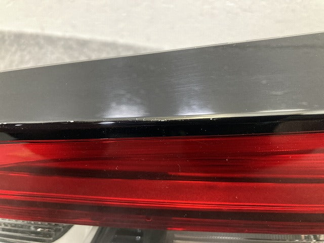 カローラ クロス ZSG10/ZVG11/ZVG15 純正 前期 右 フィニッシャーランプ/テールランプ LED 刻印HR HASCO 16-181 81581-16030(152586)