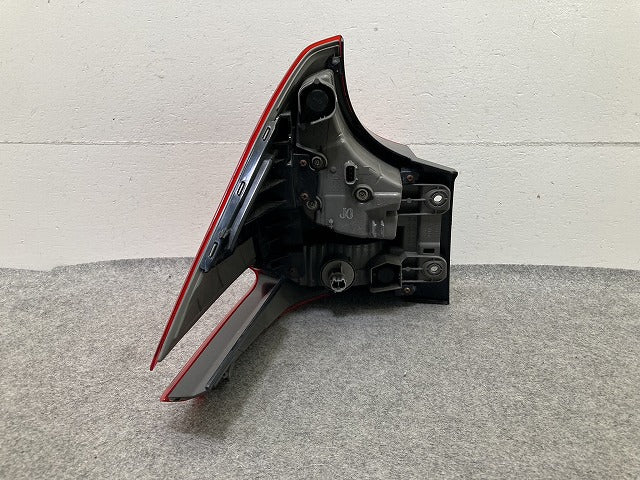 フリード GB5/GB6 純正 右 テールランプ/ライト/レンズ LED 刻印J0 KOITO 220-62201 ホンダ(152613)