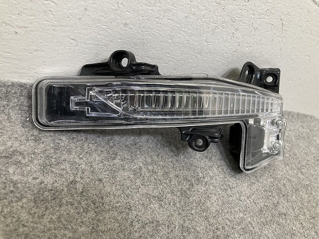 プリウス 60系/ZVW60/ZVW65/MXWH60/MXWH65/MXWH61 純正 左 フォグランプ/フォグライト LED デイライト 278-723E7 812B0-47030(152617)