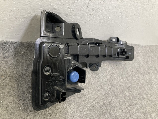 プリウス 60系/ZVW60/ZVW65/MXWH60/MXWH65/MXWH61 純正 左 フォグランプ/フォグライト LED デイライト 278-723E7 812B0-47030(152617)