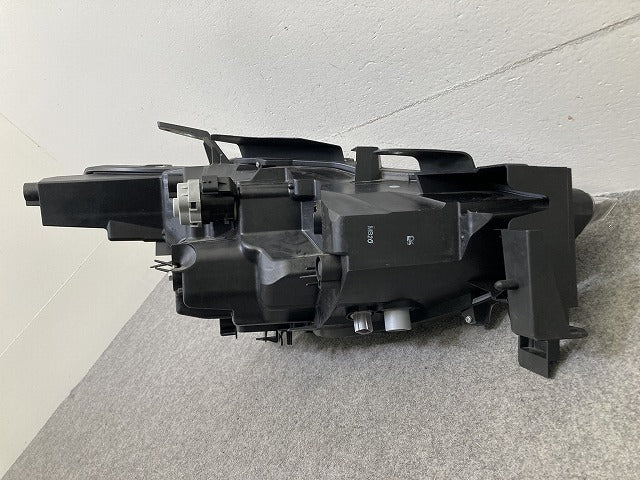 CX-5 CX-8 KFEP/KF2P/KF5P/KG2P/KG5P 純正 前期 左 ヘッドライト/ランプ LED レベライザー 刻印ヒ STANLEY W3953 K124-51-041S(152659)