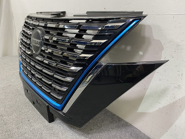 セレナ ハイウェイスター C27/GFC27/GFNC27/GC27/GNC27 純正 後期 フロント グリル/ラジエーターグリル 62310 5TT4C 62310-5TT8D(152668)