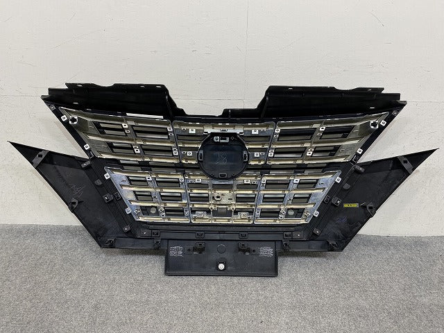 セレナ ハイウェイスター C27/GFC27/GFNC27/GC27/GNC27 純正 後期 フロント グリル/ラジエーターグリル 62310 5TT4C 62310-5TT8D(152668)