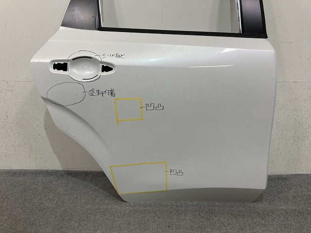 ノート/NOTE E13/SNE13 純正 右 リア ドア バイザー付 ピュアホワイトパール QAC 日産(152683)