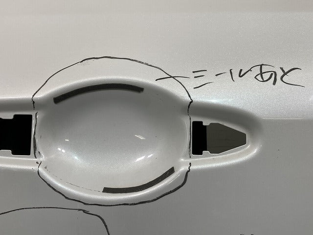 ノート/NOTE E13/SNE13 純正 右 リア ドア バイザー付 ピュアホワイトパール QAC 日産(152683)