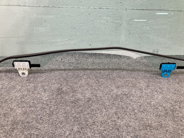 スカイライン/SKYLINE V37/YV37/HV37/HNV37/ZV37 純正 左 フロント ドア ガラス 43R-019795 日産(152725)