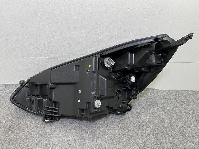 フィット GR1/GR2/GR3/GR4 純正 右 ヘッドライト/ランプ LED レベライザー STANLEY W4395 33100-TZA-J23 ホンダ(152733)