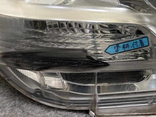 ジャンク!シエンタ NCP81G/NCP85G 純正 右 ヘッドライト/ランプ ハロゲン レベライザー KOITO 52-240 81145-52E50 トヨタ(152742)