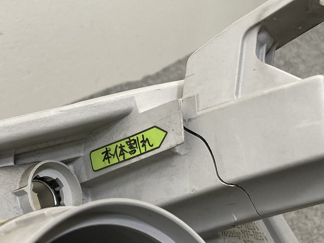 ジャンク!シエンタ NCP81G/NCP85G 純正 右 ヘッドライト/ランプ ハロゲン レベライザー KOITO 52-240 81145-52E50 トヨタ(152742)