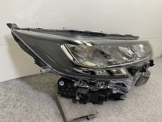 ノア NOAH 90系/MZRA90W/MZRA95W/ZWR90W/ZWR95W 純正 右 ヘッドライト/ランプ LED レベ ICHIKOH V1-1 81110-V1021(152747)