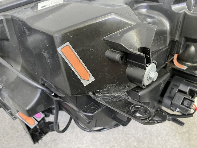 ノア NOAH 90系/MZRA90W/MZRA95W/ZWR90W/ZWR95W 純正 右 ヘッドライト/ランプ LED レベ ICHIKOH V1-1 81110-V1021(152747)
